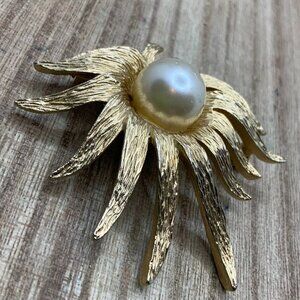 Judy Lee Vintage Faux Pearl Gold Tone Abstract Starburst Pin Brooch